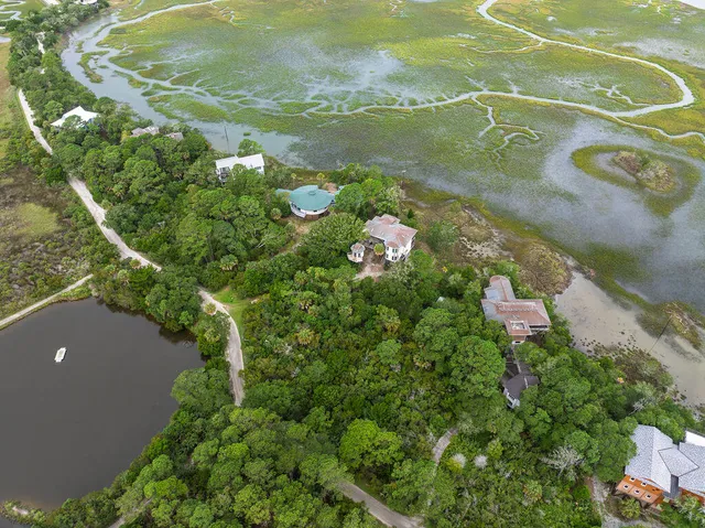 $1,200,000 | 242 Old House Lane, Dewees Island, SC 29429