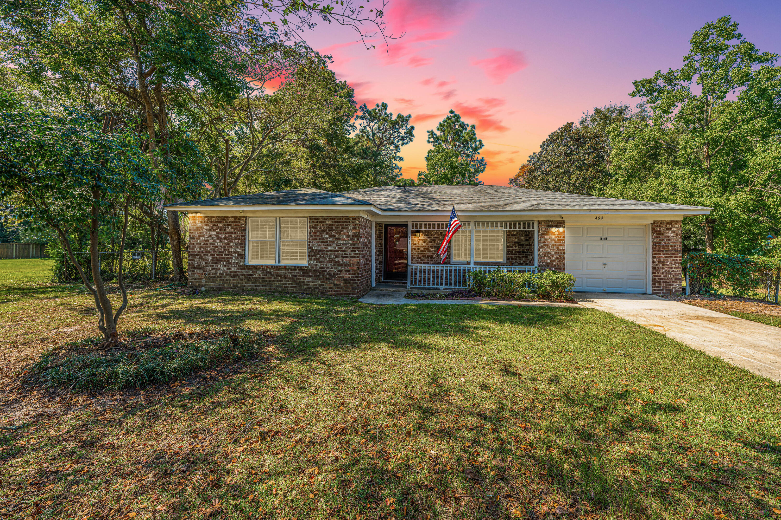 404 Beauregard Road Summerville, SC 29486 - Photo 1 of 35 404BeauregardRd001