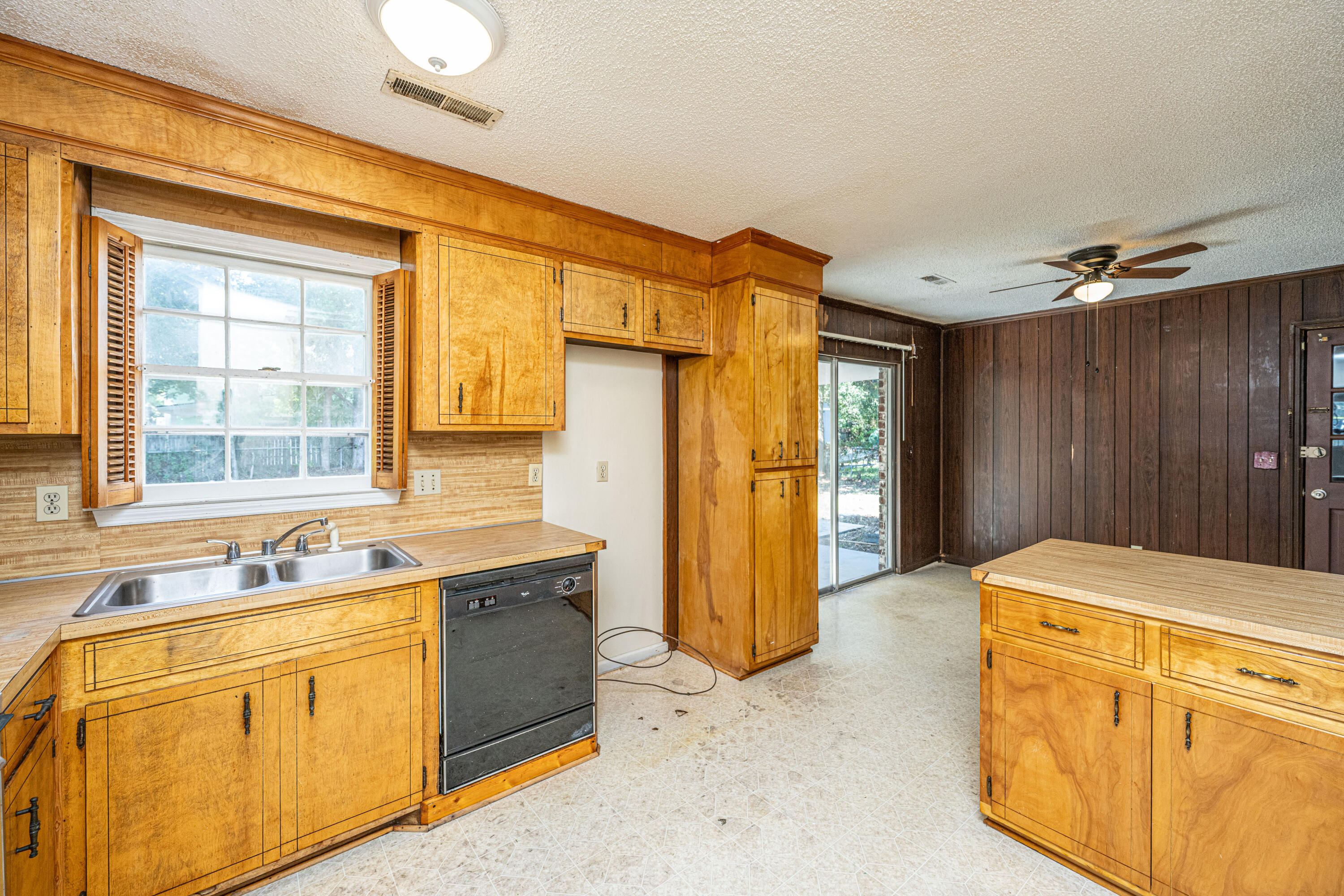 404 Beauregard Road Summerville, SC 29486 - Photo 15 of 35 404BeauregardRd018