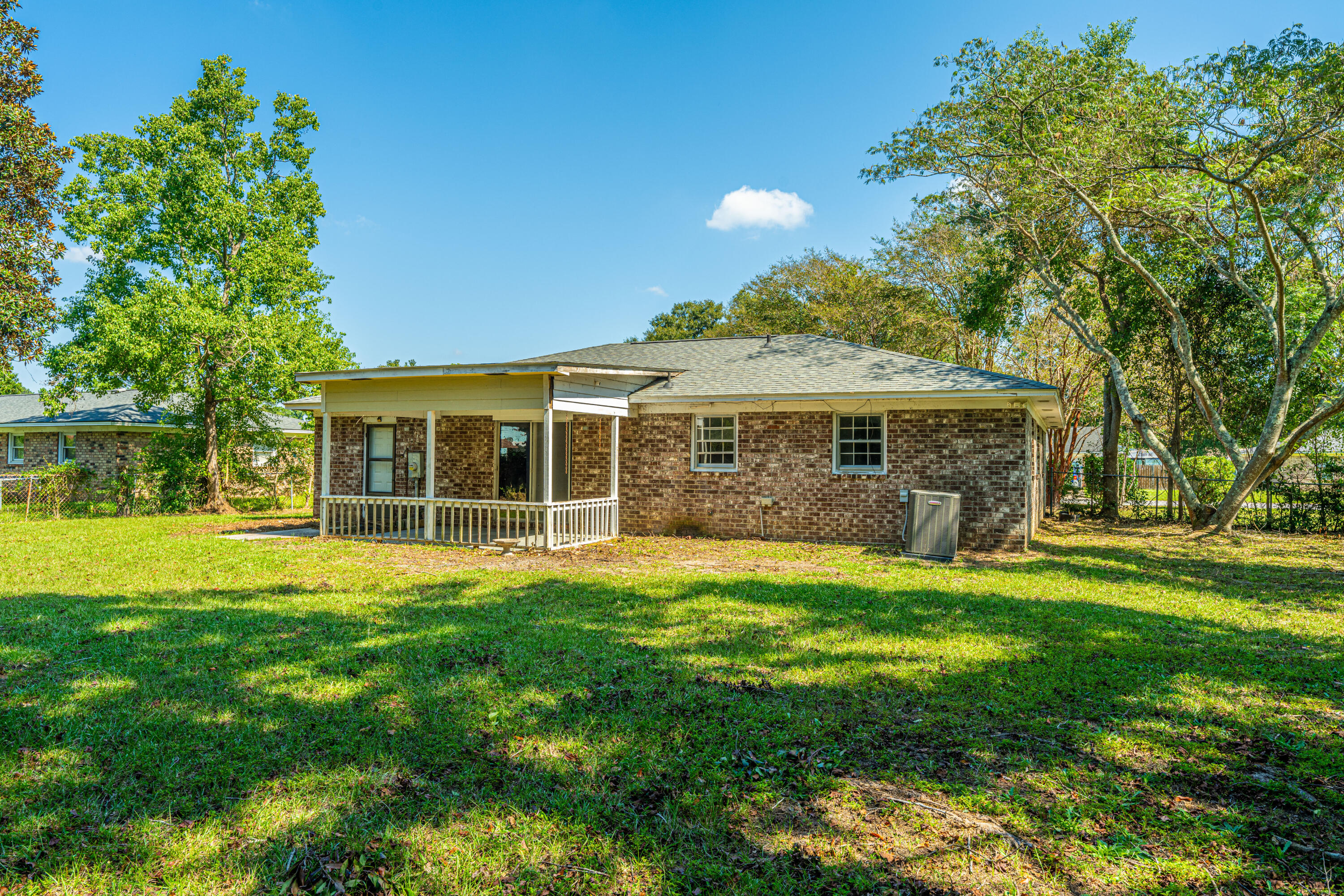 404 Beauregard Road Summerville, SC 29486 - Photo 29 of 35 404BeauregardRd032