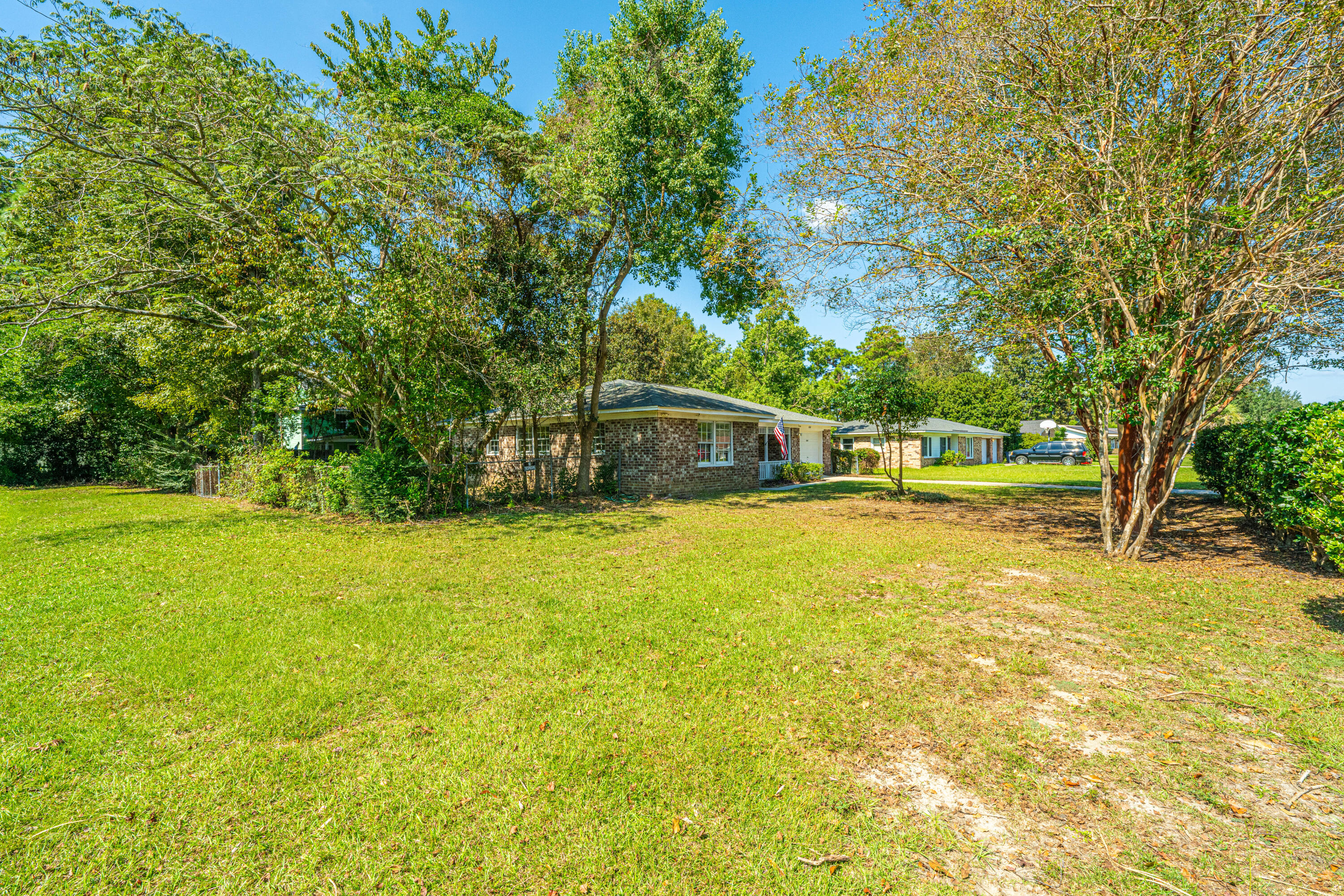 404 Beauregard Road Summerville, SC 29486 - Photo 3 of 35 404BeauregardRd002