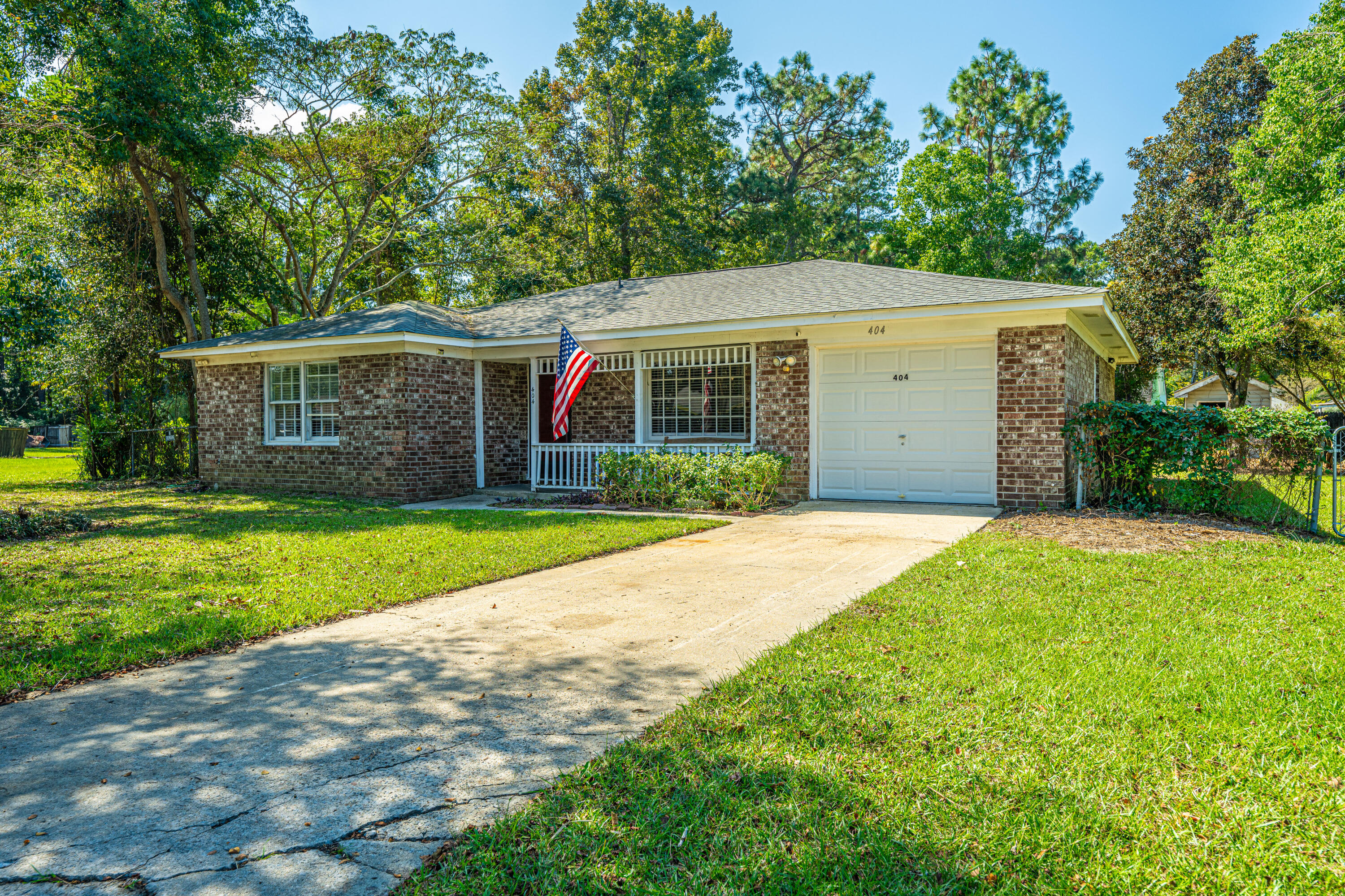 404 Beauregard Road Summerville, SC 29486 - Photo 7 of 35 404BeauregardRd006