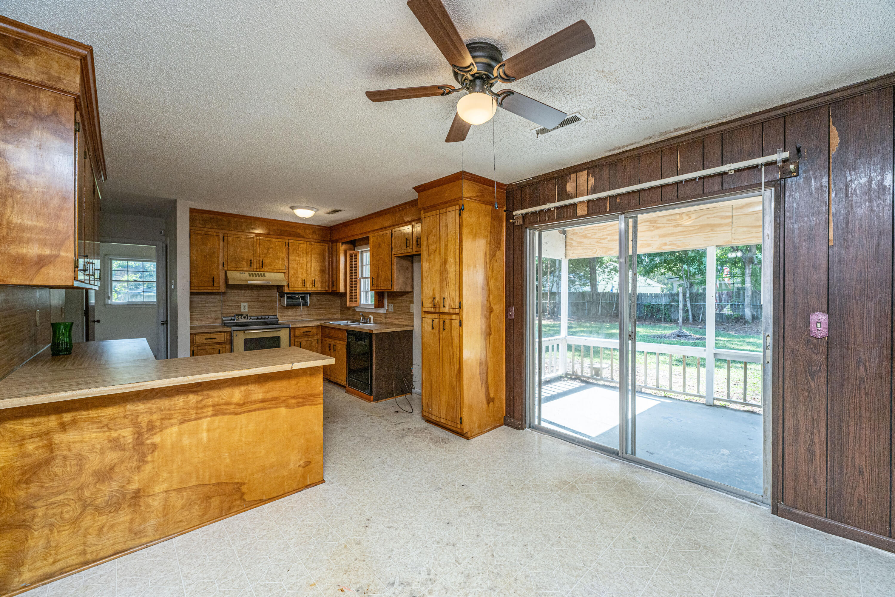 404 Beauregard Road Summerville, SC 29486 - Photo 10 of 35 404BeauregardRd013