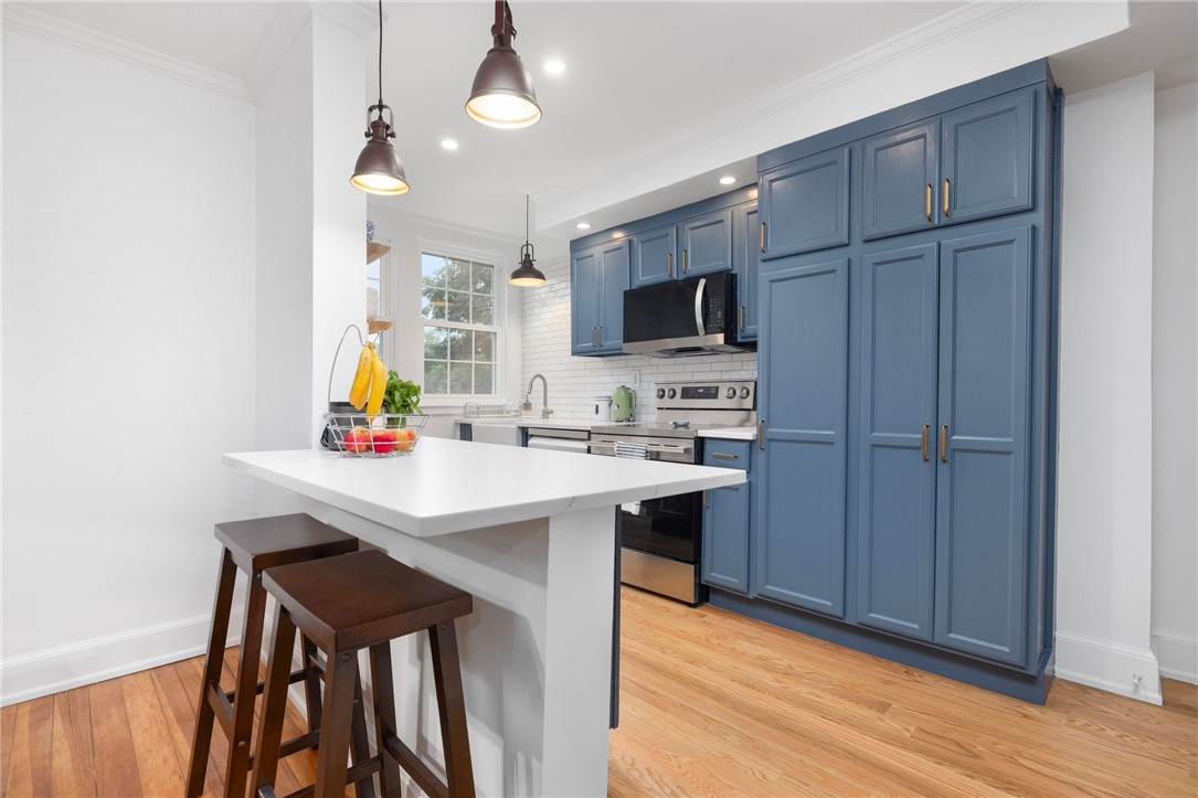 75 Old Fort Road Newport, RI 02840 - Photo 6 of 28 kitchen