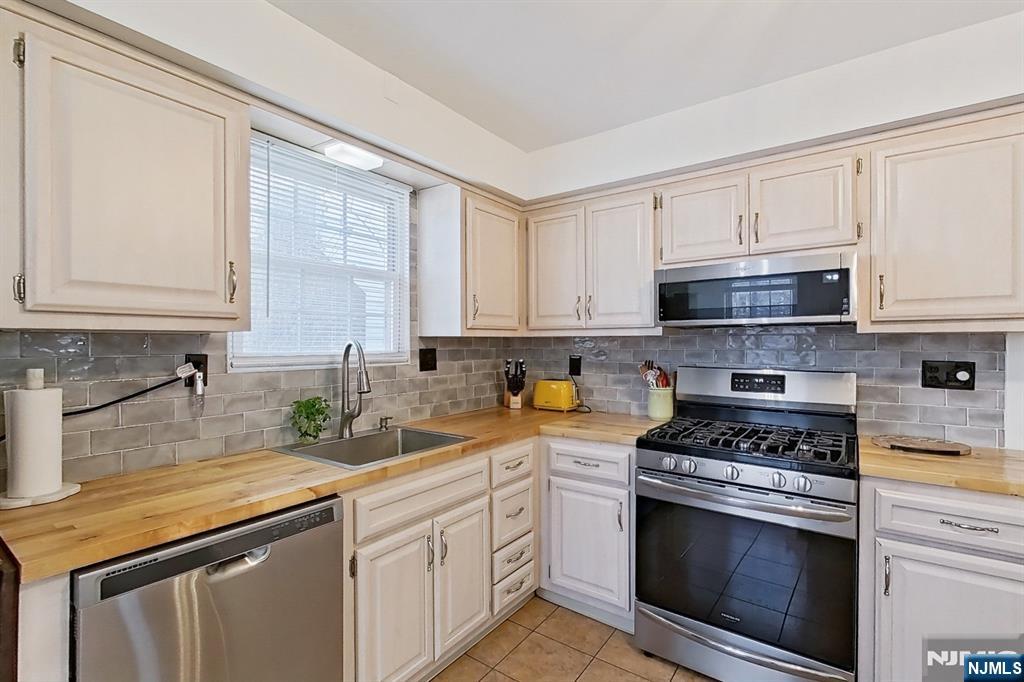 406 Lincoln Avenue Rutherford, NJ 07070 - Photo 15 of 50