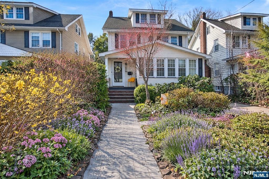 406 Lincoln Avenue Rutherford, NJ 07070 - Photo 2 of 50