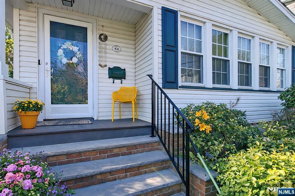 406 Lincoln Avenue Rutherford, NJ 07070 - Photo 3 of 50