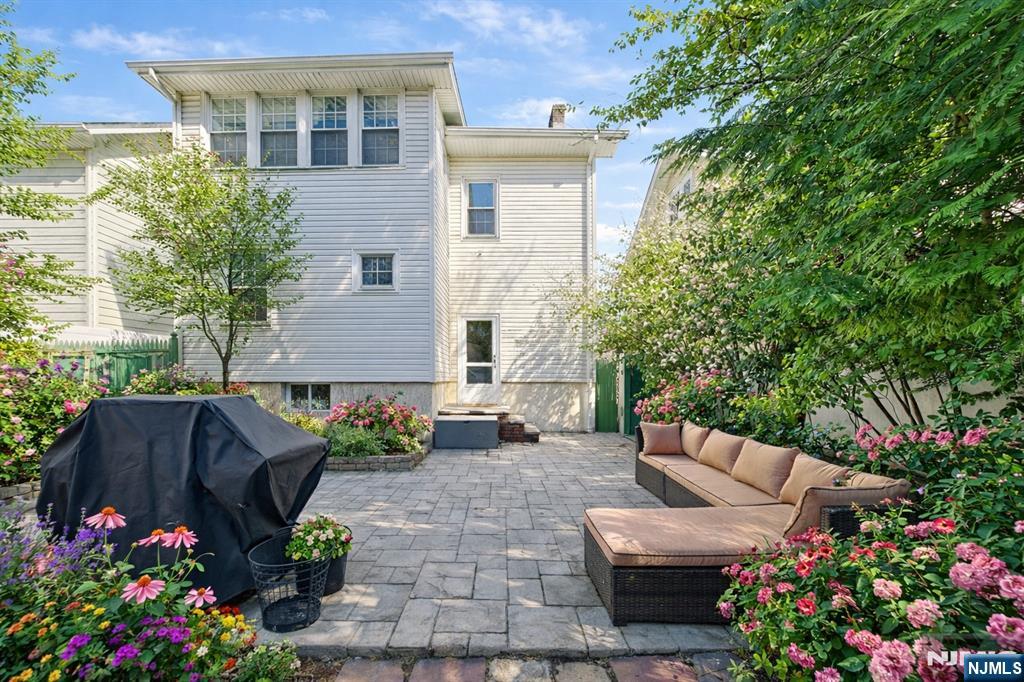 406 Lincoln Avenue Rutherford, NJ 07070 - Photo 4 of 50