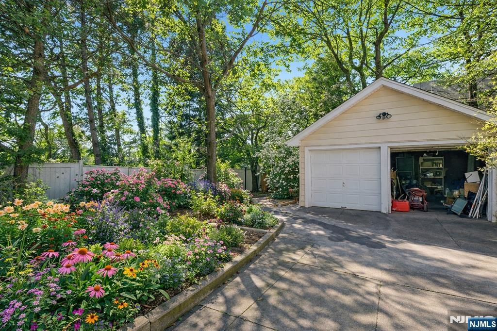 406 Lincoln Avenue Rutherford, NJ 07070 - Photo 5 of 50