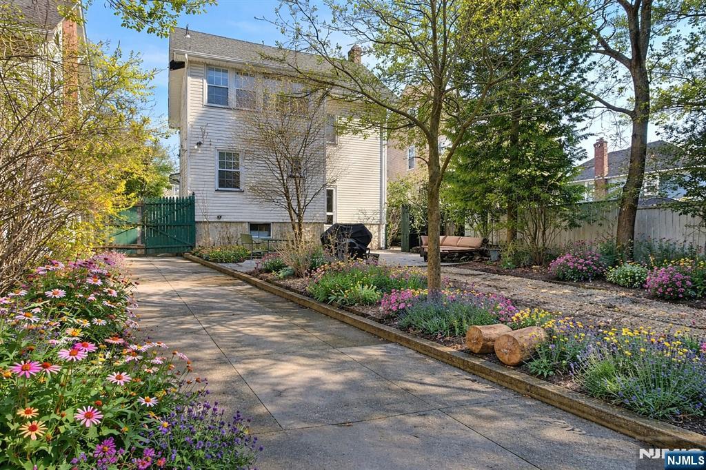 406 Lincoln Avenue Rutherford, NJ 07070 - Photo 6 of 50