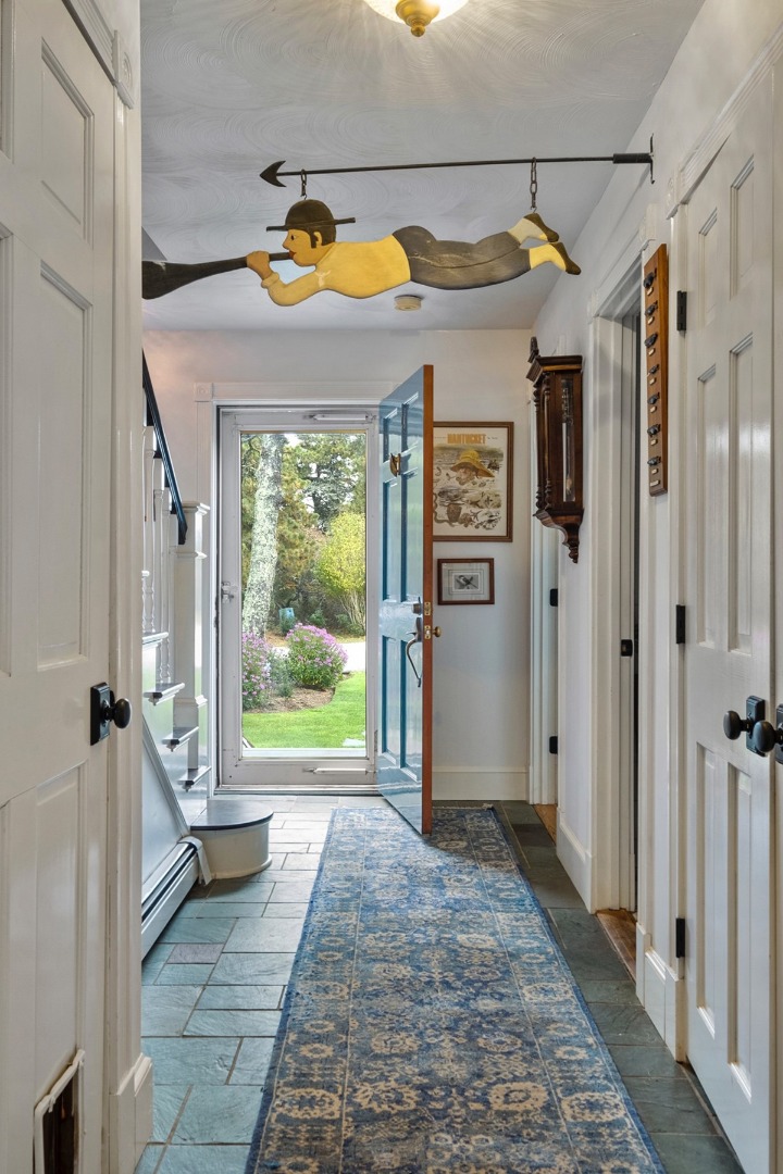 10 Skyline Drive Nantucket, MA 02554 - Photo 5 of 38 Main entry hall