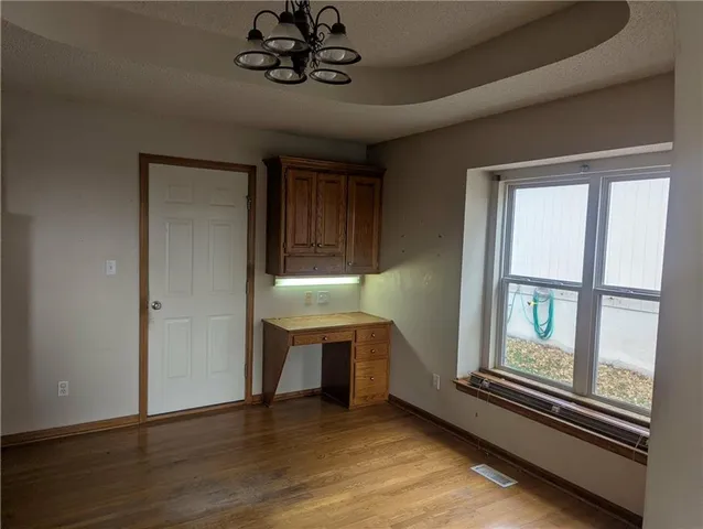 $339,900 | 1105 Northwest Sawgrass Drive, Grain Valley, MO 64029