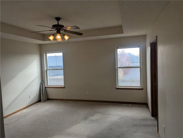 $339,900 | 1105 Northwest Sawgrass Drive, Grain Valley, MO 64029