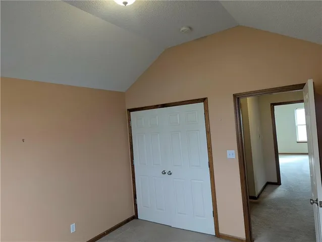 $339,900 | 1105 Northwest Sawgrass Drive, Grain Valley, MO 64029