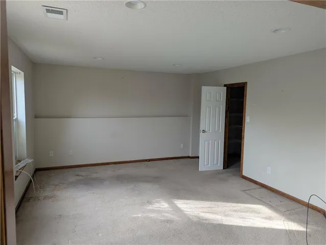 $339,900 | 1105 Northwest Sawgrass Drive, Grain Valley, MO 64029