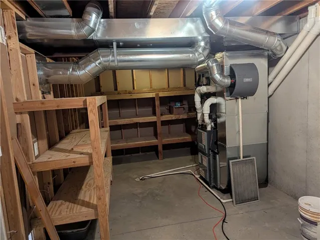 $339,900 | 1105 Northwest Sawgrass Drive, Grain Valley, MO 64029