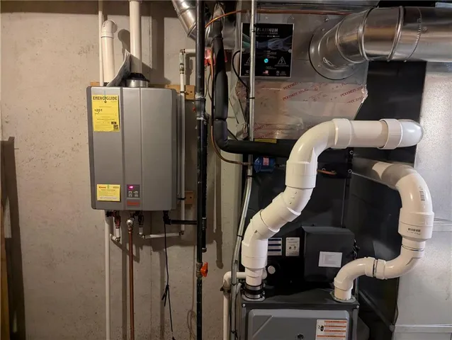 $339,900 | 1105 Northwest Sawgrass Drive, Grain Valley, MO 64029