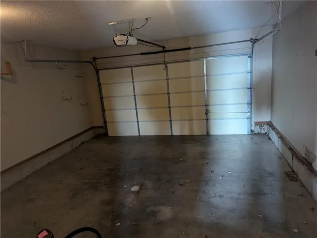 $339,900 | 1105 Northwest Sawgrass Drive, Grain Valley, MO 64029