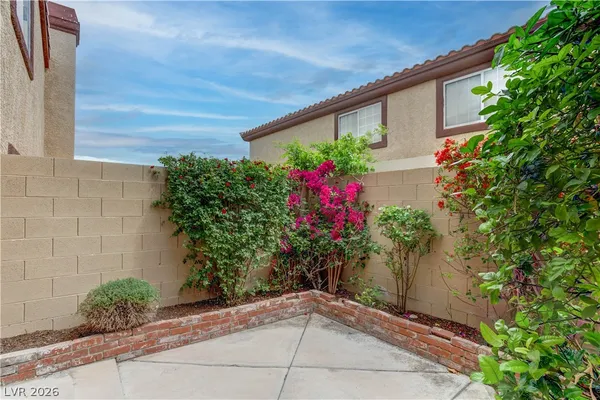 $325,000 | 690 Ambling Gait Avenue, Henderson, NV 89015