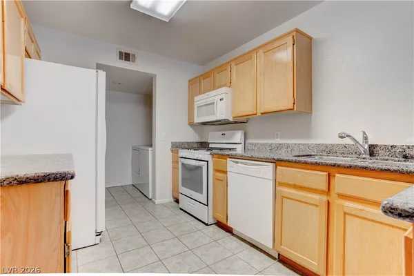 $325,000 | 690 Ambling Gait Avenue, Henderson, NV 89015