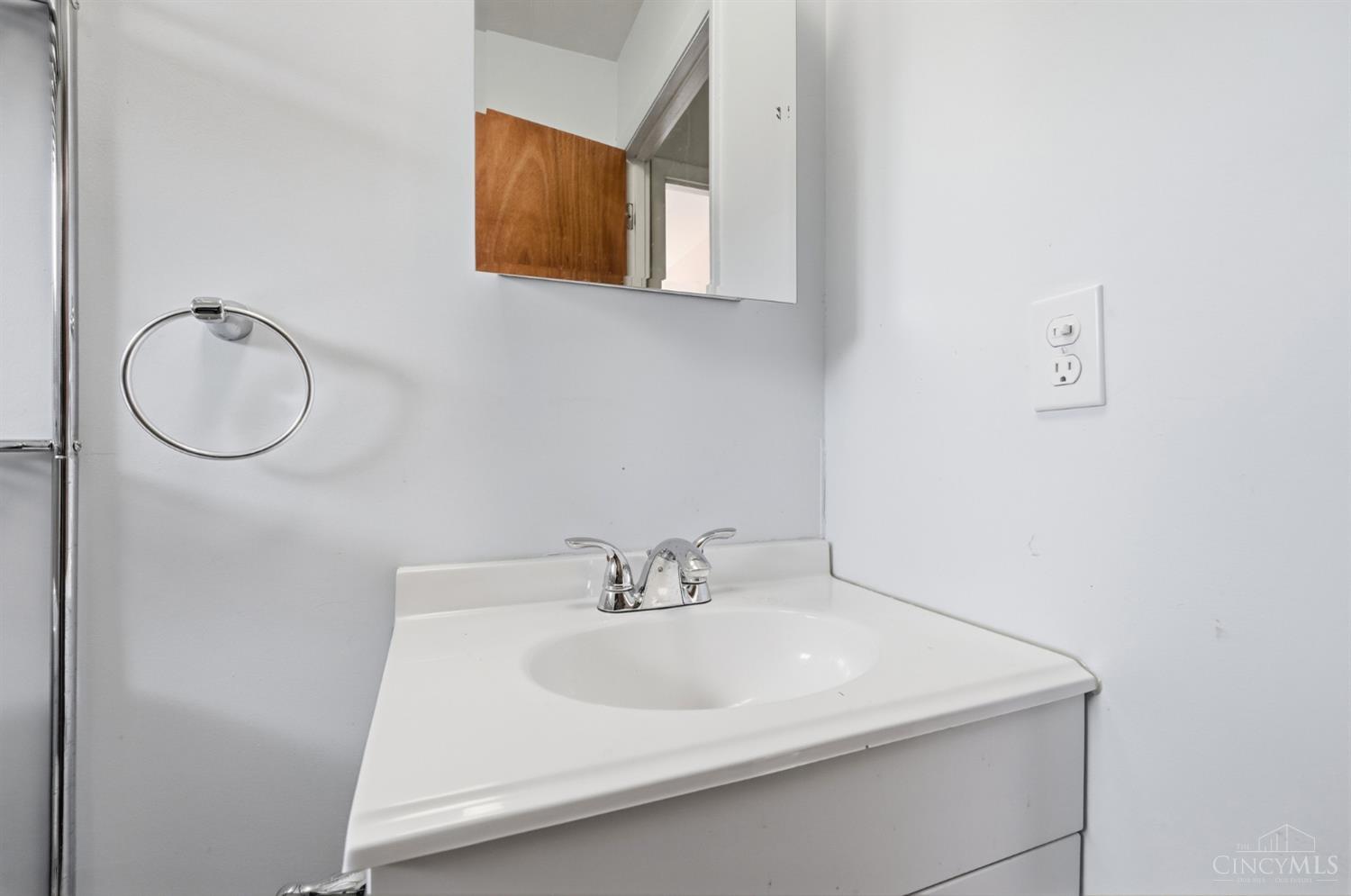 4455 Cloverhill Terrace Cincinnati, OH 45238 - Photo 49 of 78