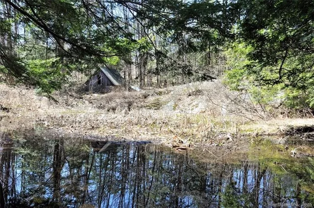 $285,000 | 649 Litchfield Road, Norfolk, CT 06058