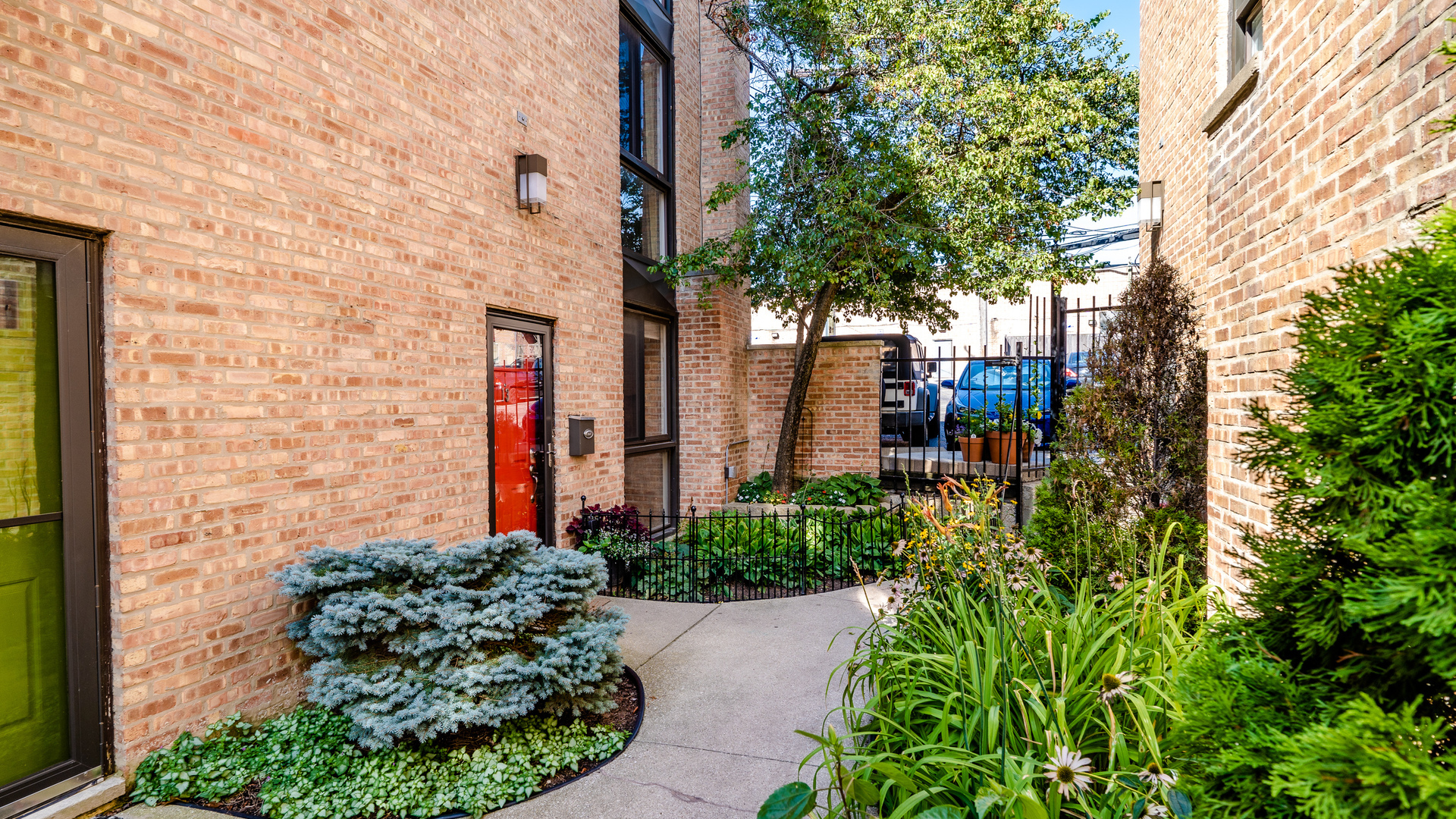 3012 North Waterloo Court, Unit 13 Chicago, IL 60657 - Photo 1 of 37