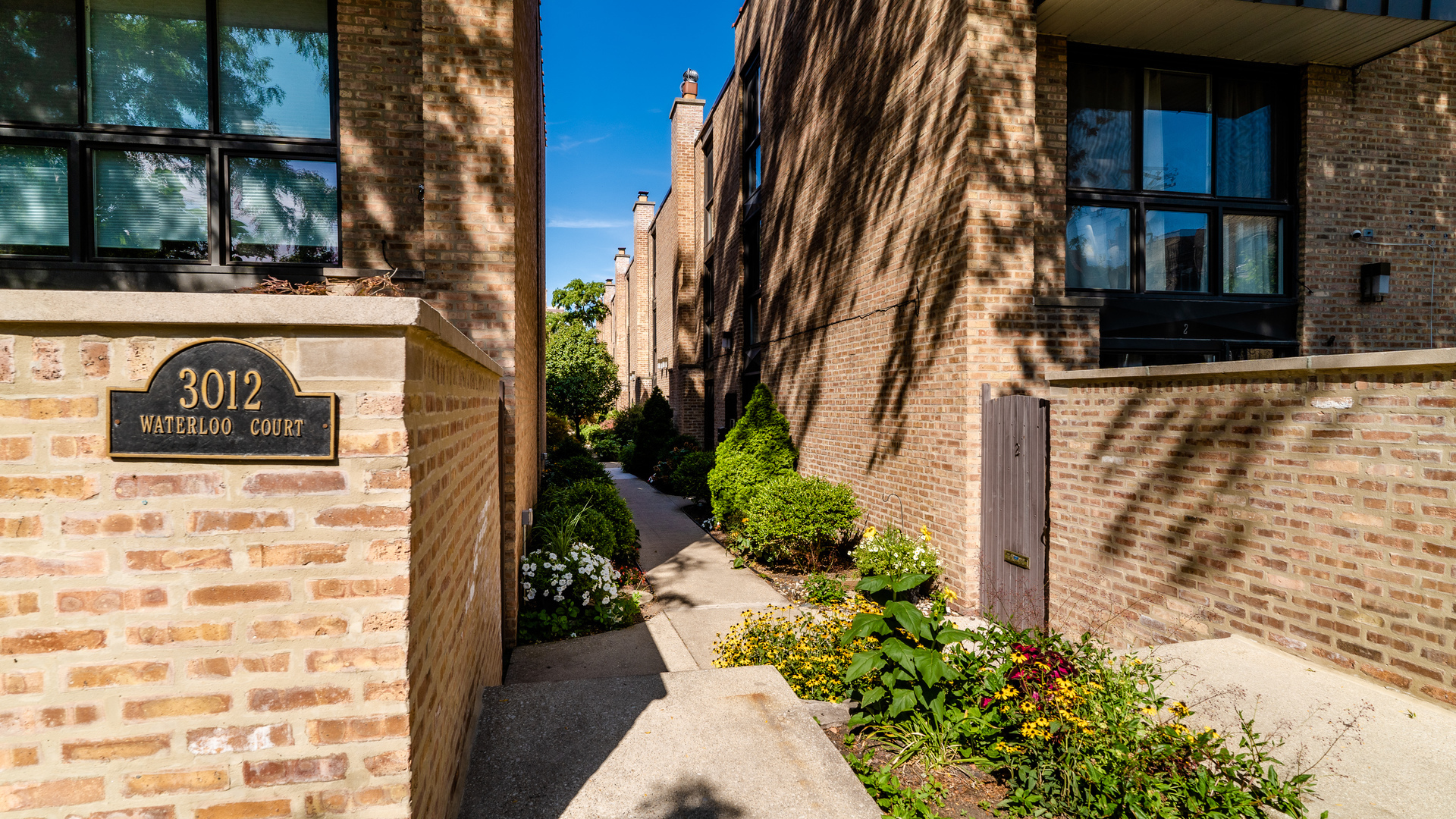 3012 North Waterloo Court, Unit 13 Chicago, IL 60657 - Photo 2 of 37