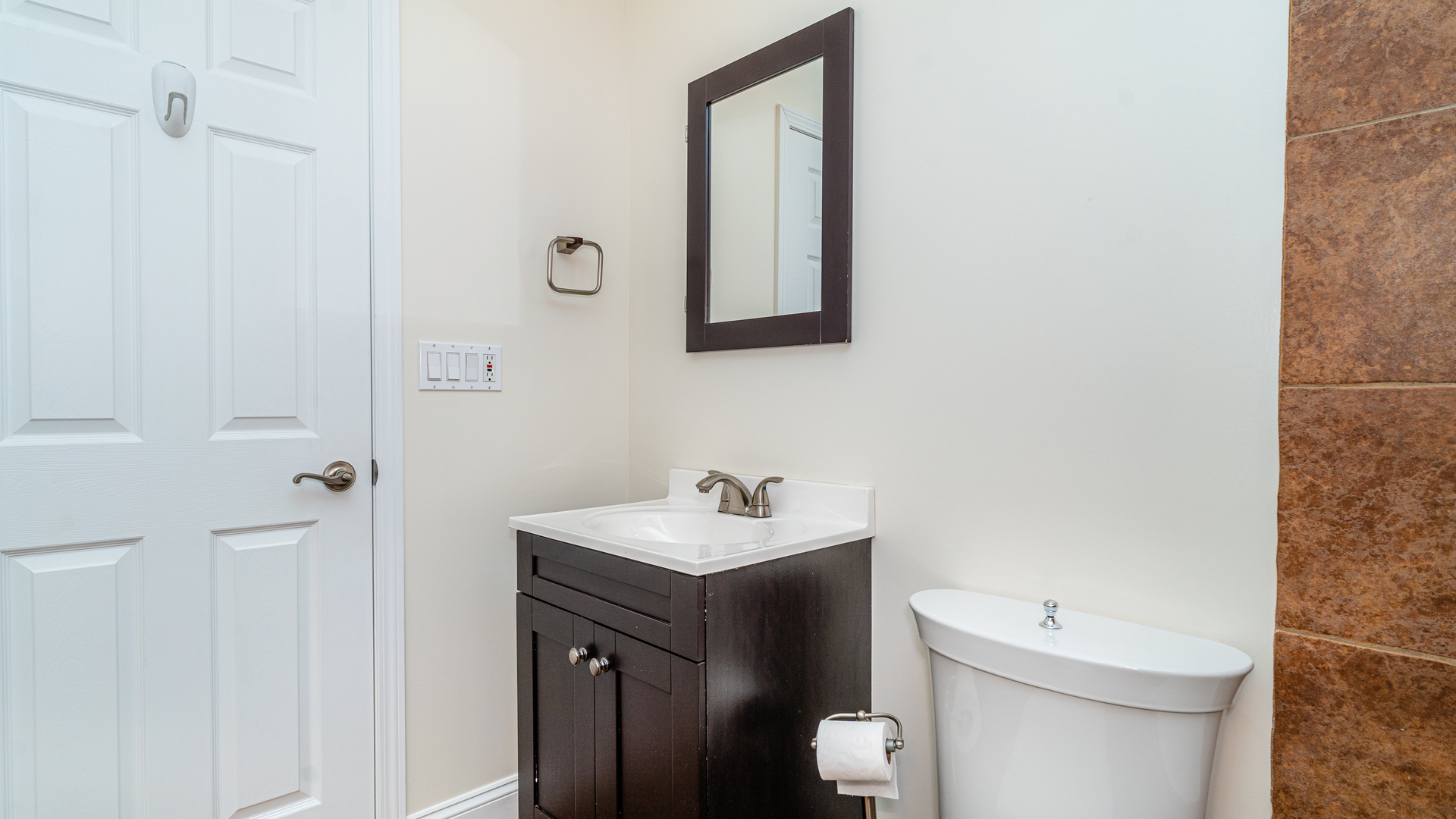 3012 North Waterloo Court, Unit 13 Chicago, IL 60657 - Photo 21 of 37