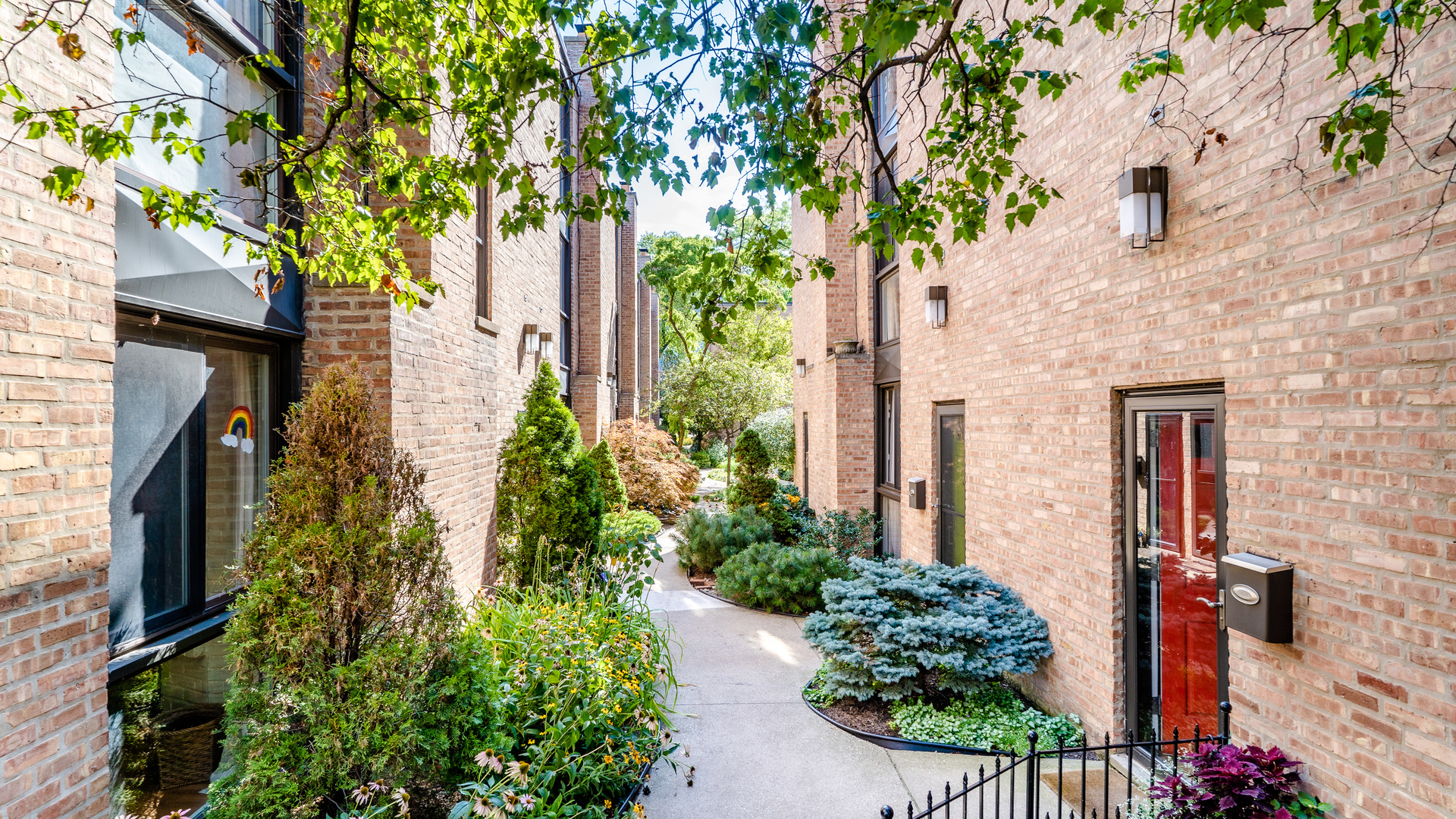 3012 North Waterloo Court, Unit 13 Chicago, IL 60657 - Photo 33 of 37
