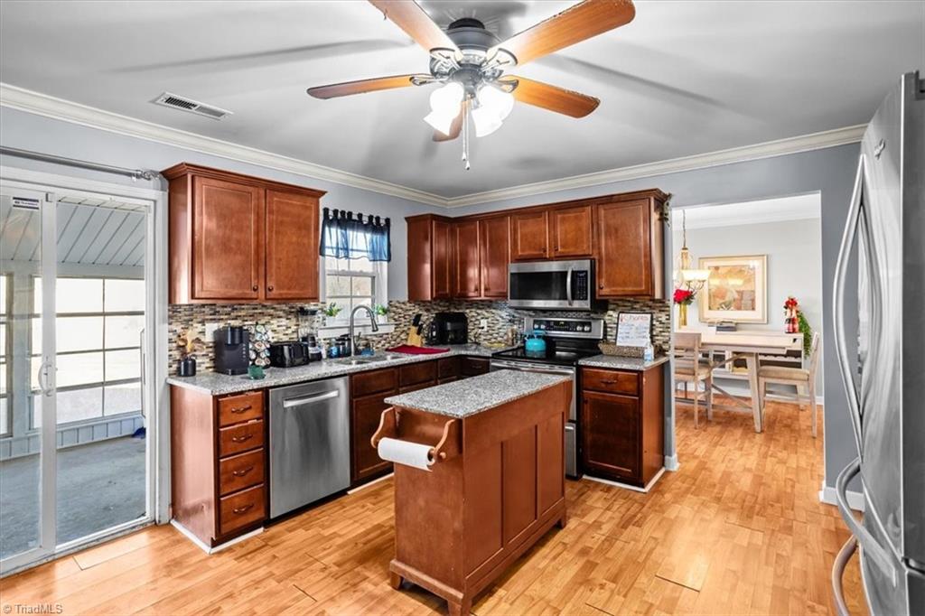 305 Carter Ridge Drive Reidsville, NC 27320 - Photo 8 of 15