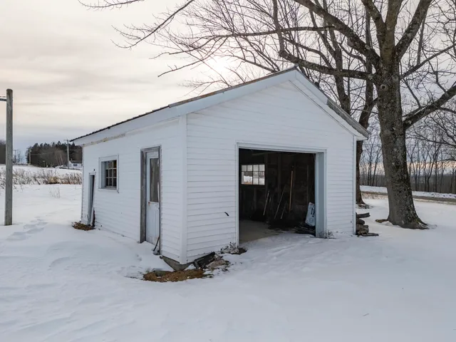 $749,900 | 775 North Parish Road, Turner, ME 04282