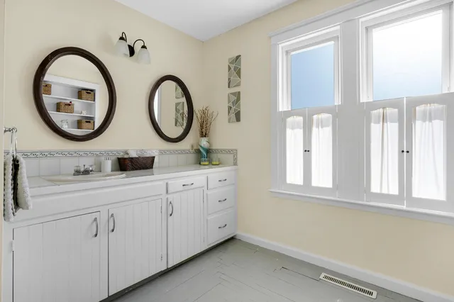 $749,900 | 775 North Parish Road, Turner, ME 04282