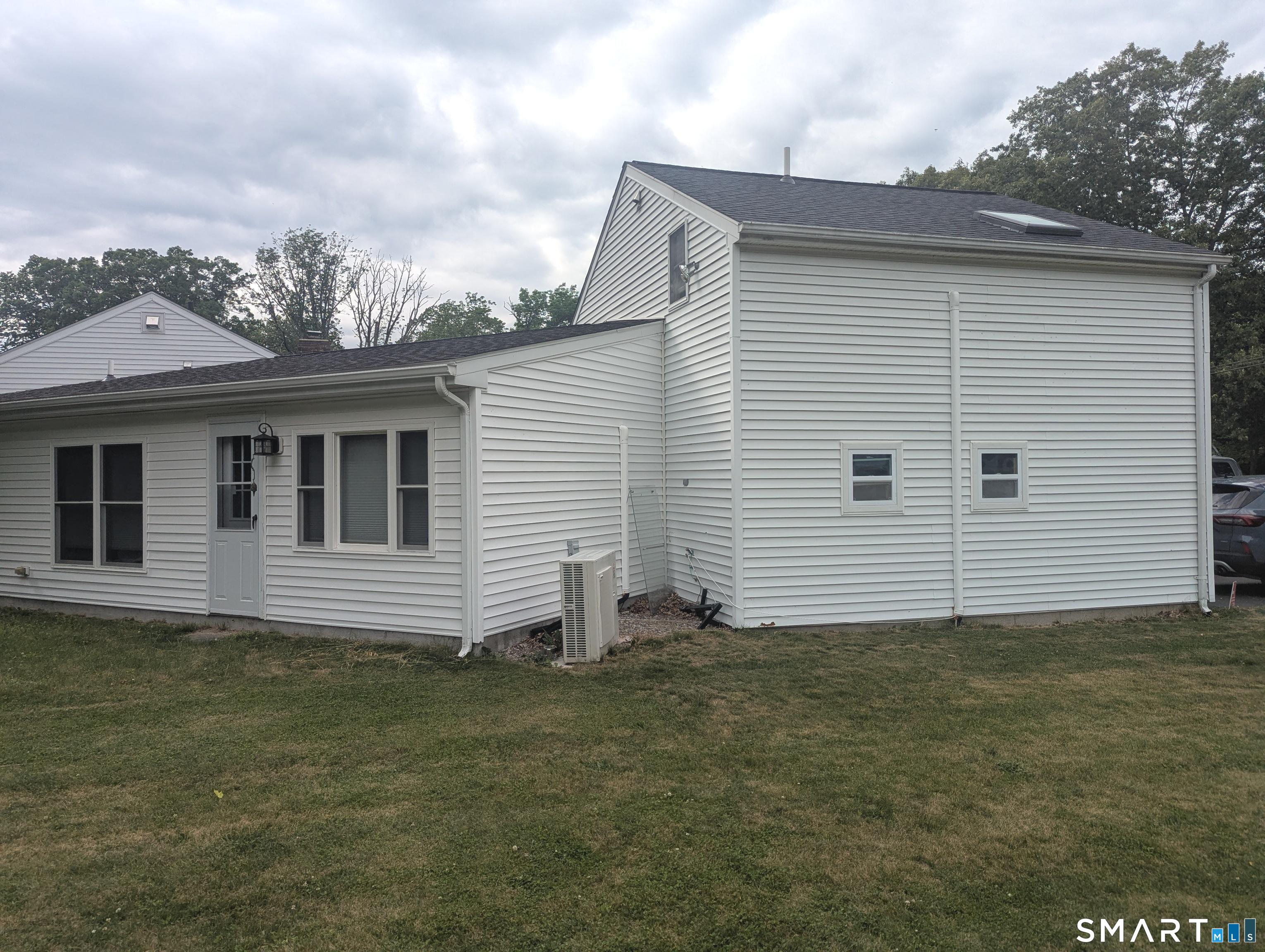 90 Wawecus Hill Road Norwich, CT 06360 - Photo 4 of 24