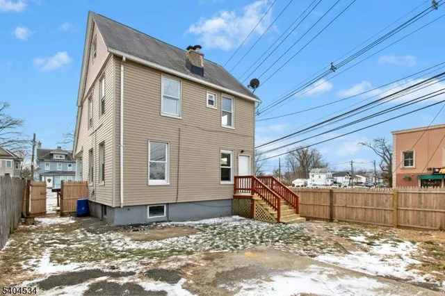 a view of a house with a tub