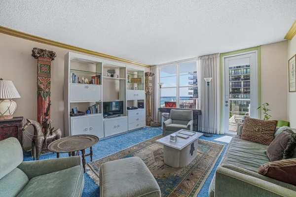 $2,800 | 3450 South Ocean Boulevard, Unit 211, Palm Beach, FL 33480