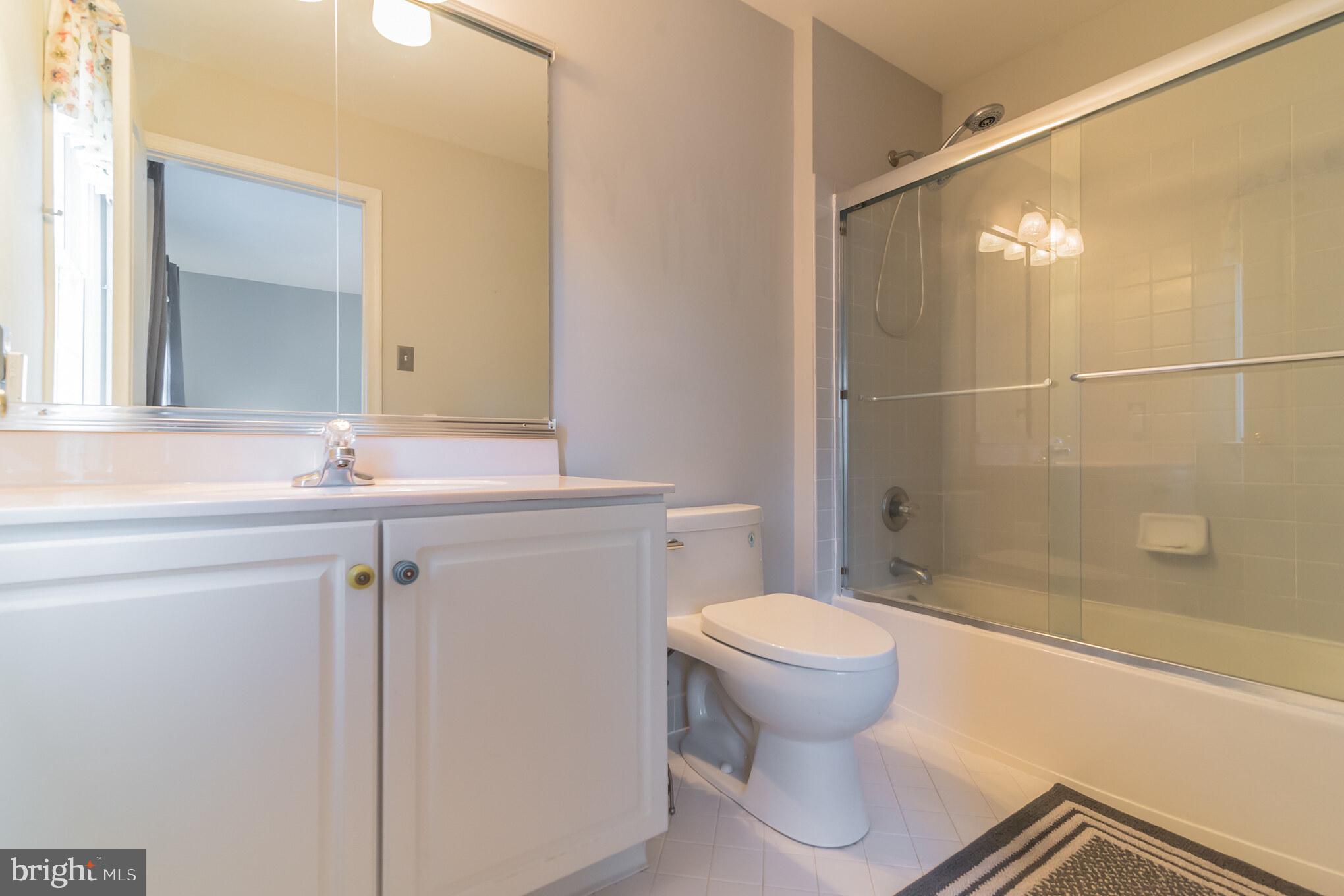 1168 Pebble Spring Drive Berwyn, PA 19312 - Photo 23 of 38 Bathroom connected to Bedroom #2