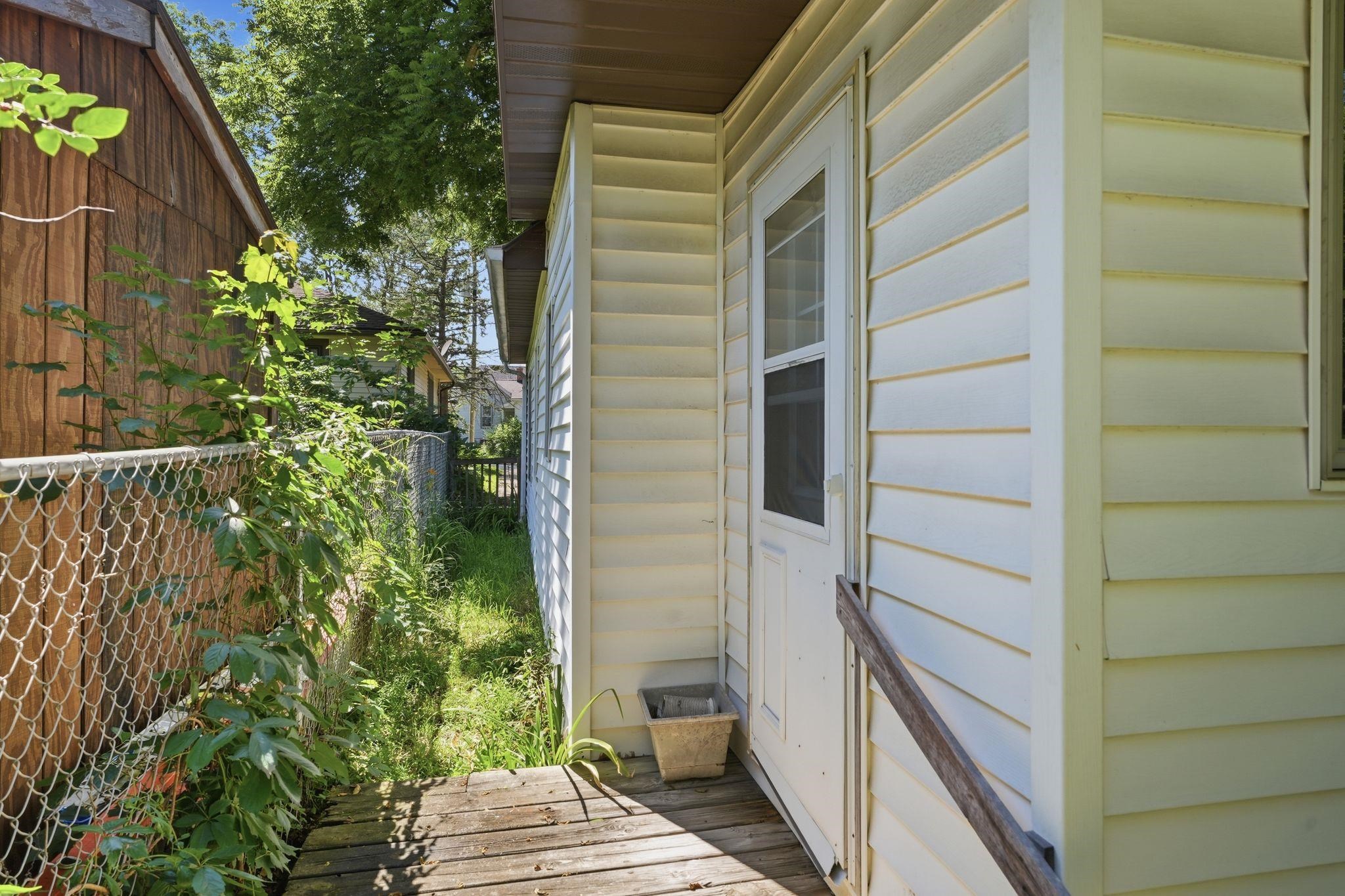119 Rethke Avenue Madison, WI 53714 - Photo 30 of 36