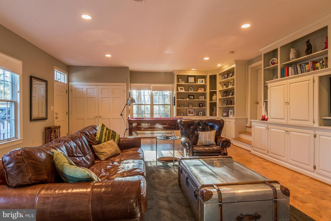 9201 Brink Road Gaithersburg, MD 20882 - Photo 11 of 30 Family Room