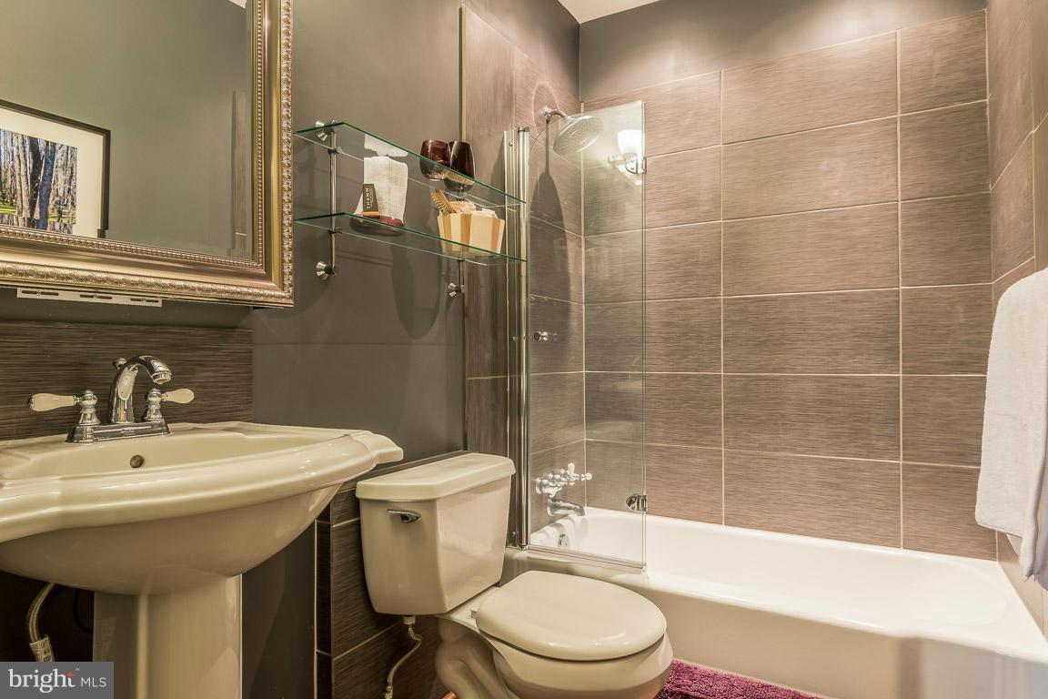 9201 Brink Road Gaithersburg, MD 20882 - Photo 24 of 30 Bath
