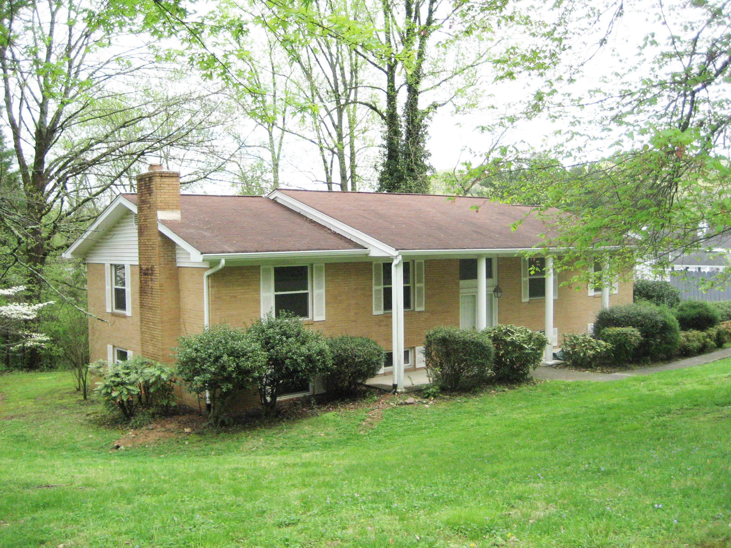 108 Adelphi Road Oak Ridge, TN 37830 - Photo 1 of 13 IMG_3314