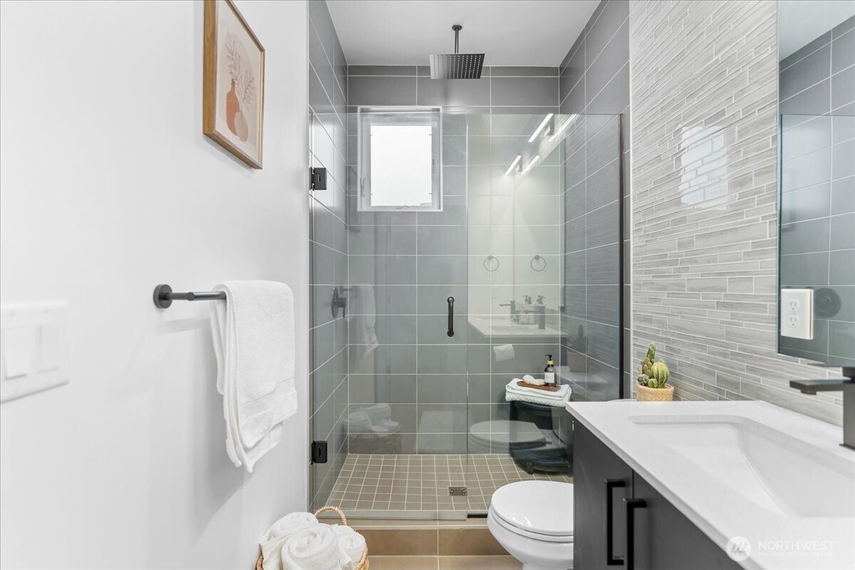 4301 26th Avenue Southwest Seattle, WA 98126 - Photo 13 of 29