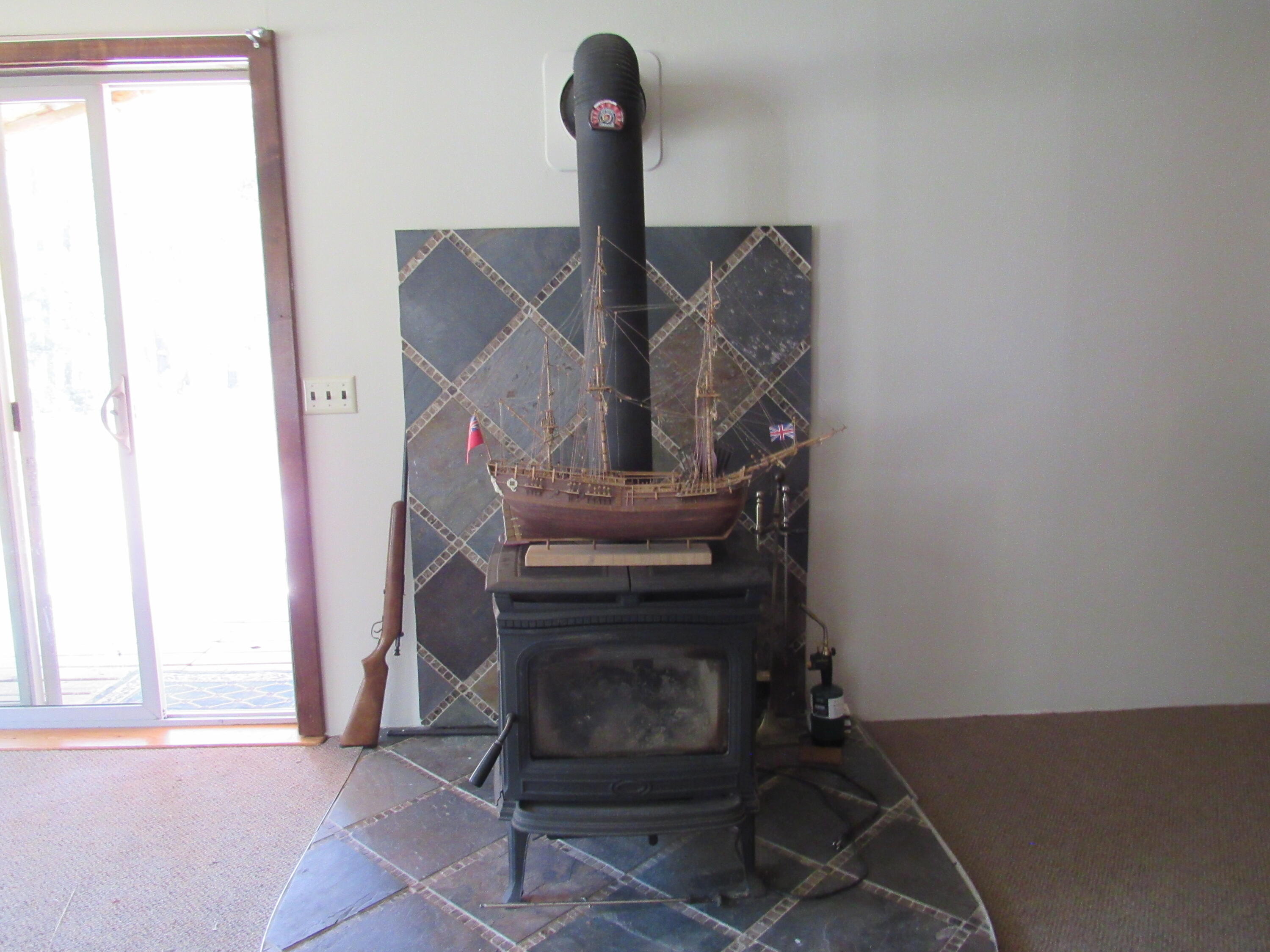 72915 Sun Mountain Road Chiloquin, OR 97624 - Photo 11 of 19 newer wood stove