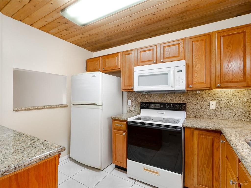 21904 Lake Forest Circle, Unit 105 Boca Raton, FL 33433 - Photo 14 of 30 Photo 14