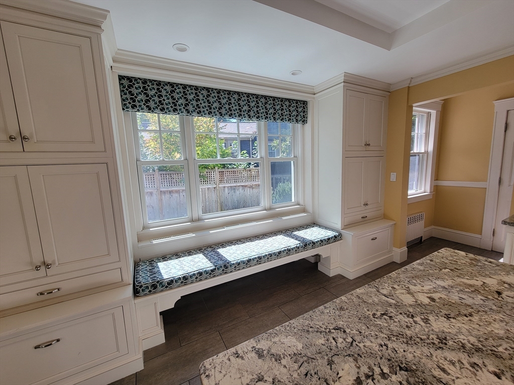 18 Tappan Road Wellesley, MA 02482 - Photo 4 of 28