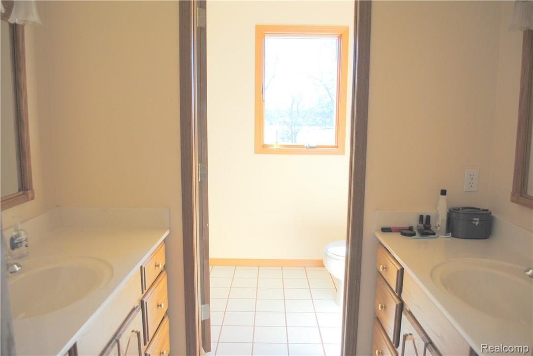4024 South Custer Road Monroe, MI 48161 - Photo 22 of 27 DSC_0100-1.jpg