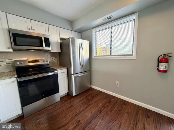 $1,975 | 33 Georgetown Road, Lindenwold, NJ 08021