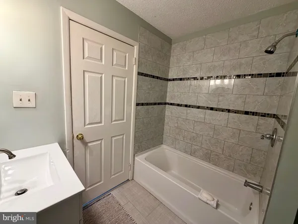 $1,975 | 33 Georgetown Road, Lindenwold, NJ 08021