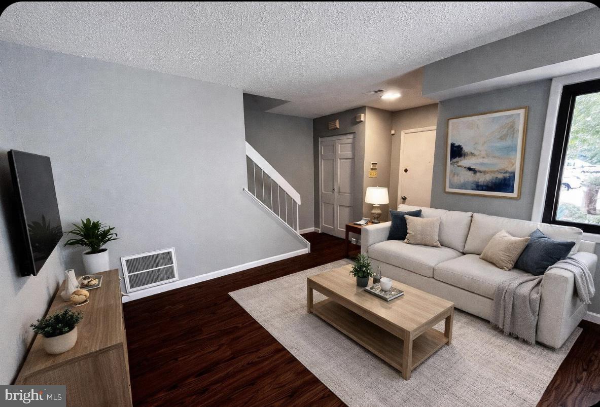 33 Georgetown Road Lindenwold, NJ 08021 - Photo 4 of 27 This photo has been digitally staged