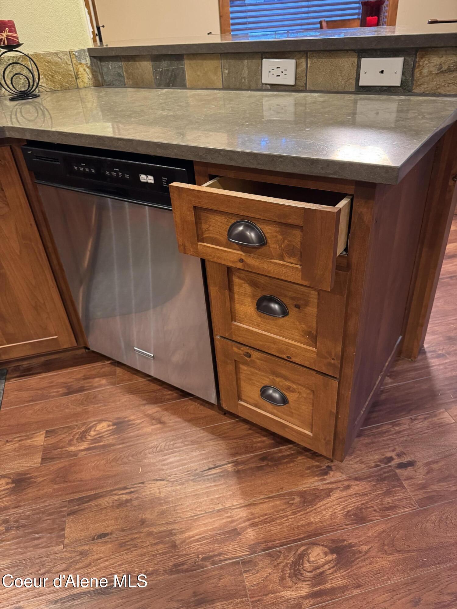 9157 Piper Court Hayden, ID 83835 - Photo 24 of 53 Lots of Soft Close Drawers